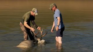 Magnum TV S4E10 Bowhunting Muleys of the Rocky Mountain Front Retrieval in lake [upl. by Piero]