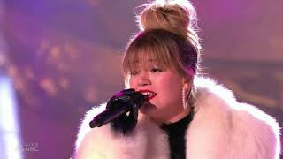 Kelly Clarkson  Underneath The Tree Live from Christmas in Rockefeller Center 2023 [upl. by Aneri]