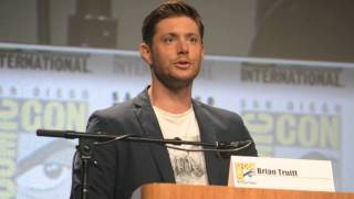 Jensen Ackles Greets Hall H [upl. by Namdor]