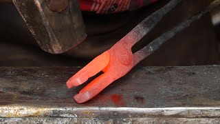 Blacksmithing Tongs the traditional approach [upl. by Nuawd]