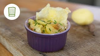 MiniKartoffelgratins mit Käsechips  Chefkochde [upl. by Eekram402]