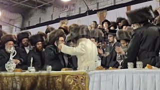 Satmar Rebbe R’ Zalmen Leib Dancing At His Grandson’s Wedding [upl. by Anaicilef]