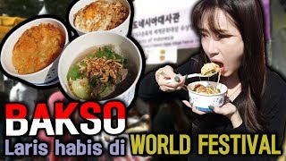 CEWEK KOREA IKUT JUAL BAKSO DI FESTIVAL KOREA세계축제에서 인도네시아 음식 판매왕 등극 [upl. by Richy540]