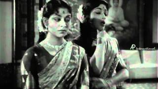 Sumaithangi  Radhaikketra Kannano song [upl. by Suilenrac]