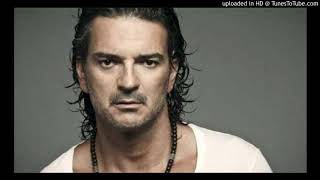 Ricardo Arjona  el taxista audio oficial [upl. by Ahsoym498]