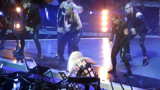 Lady gaga falls  Poker Face Bell Center  The Monster Ball Tour [upl. by Stafani]