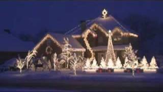 maison illuminée pour noel en rythme avec la musique [upl. by Akelahs474]