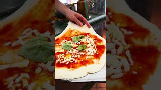 Best pizzeria in Napoli in 4k No it’s not pizzeria da michele [upl. by Barnum]