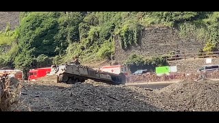 210721 Ahrweiler Walporzheim Bergepanzer quotDachsquot im Einsatz 4k Ahr Flutkatastrophe [upl. by Aiva202]