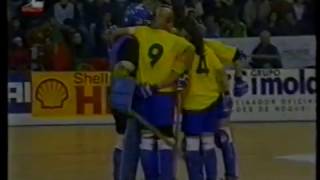 Hóquei em Patins  Mundial Feminino 2002  Portugal x Brasil Hinos Nacionais [upl. by Becca801]