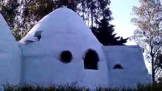 Casas de tierra domos en superadobe Aldea Minas Uruguay Earthbag [upl. by Mariya]