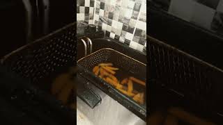 Artık evde kızartıyorum arkadaşlar…🍟 cips patato evyapımı ✨ Abone olmayı unutma👍 [upl. by Erapsag]