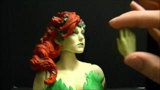 DC DIRECT 13quot 16 DELUXE SCALE POISON IVY [upl. by Abramo741]