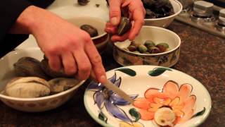 Preparing clams and mussels for zuppa di pesce [upl. by Fennie409]