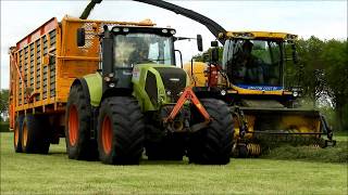 Grasoogst Gras hakselen Chopping grass Unicom Oost Lettele [upl. by Ahcsap]