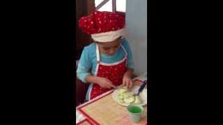 como hacer un postre de manzana receta para niños por una niña [upl. by Anial82]