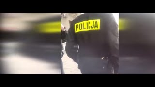 Jak typ upokorzył na ulicy dwóch policjantów [upl. by Marty]