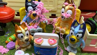 Bluey Toys Pretend Play Silly String Prank Fancy Restaurant [upl. by Atinaej831]