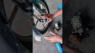 Discover 125 disc brake asambel problem 😞 service 👍🏻 disk pade change 👍🏻 [upl. by Niarda]