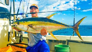 STRONG Yellowfin TUNA On Tiny Stradic 5000 [upl. by Anilah]