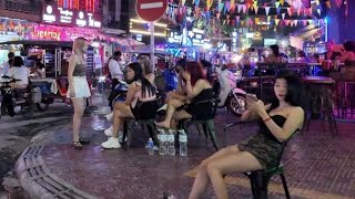 Cambodia Nightlife in Phnom Penh Street 136 4K [upl. by Couhp714]