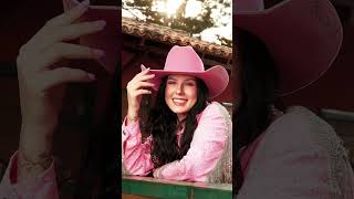 BOIADEIRA ANA CASTELA BRILHA E LEVA O GRAMMY DE MELHOR ÃLBUM DE SERTANEJO [upl. by Ellennoj]