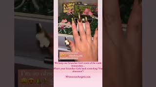 🌻scratchergirls backscratching backscratcher asmrvideos asmr scratchy asmrtriggers longnails [upl. by Katharina]