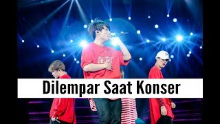 BTS Dilempari Barang oleh Fans Selama Konser [upl. by Neras]