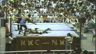 WWC Carlos Colón vs Stan Hansen  Bullrope Match 1987 [upl. by Ecadnak]