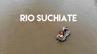 Cruzando en balsa la frontera de México y Guatemala por el Río Suchiate [upl. by Hestia788]