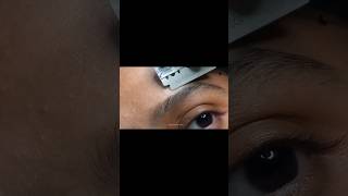 shave your eyebrow using of razor blade🤔 self eyebrow making 😉 ayat beauty salon [upl. by Gardner129]