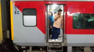 Ernakulam to Barauni Rapti Sagar Express leaving platform no 9 of Vijayawada Railway Station [upl. by Wulfe]