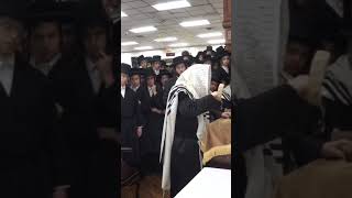 Satmar Rebbe R Aharon Blowing Shofar Rosh Chodesh Elul 5784 [upl. by Plato]