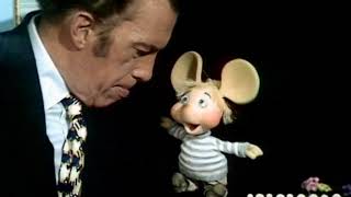 Topo Gigio quotTopos Chicken Friendsquot on The Ed Sullivan Show [upl. by Olegnalehcim]