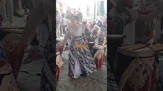 Mojang Priangan song amp dancetarisundaweddingkarnavalnikahbandung [upl. by Aekal]