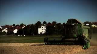 Gerste Dreschen 2013 mit John Deere W540 HD [upl. by Ibba]