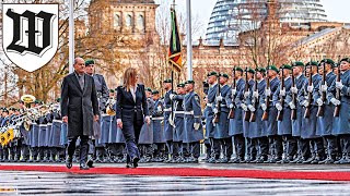 Militärische Ehren der Bundeswehr für Giorgia Meloni  Wachbataillon BMVgMusikkorps der Bundeswehr [upl. by Reseda]