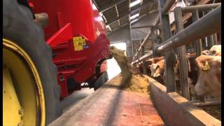 Solomix 2 VLHC curved chain Mixer Wagon Feeding system Feed Mixer Solomix VLC [upl. by Phipps]