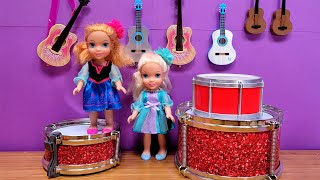 Backstage  Elsa amp Anna are playing musical instruments  Barbie dolls [upl. by Wolliw]