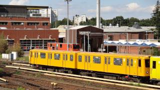 UBahn Berlin Bahnhof Olympiastadion U2 HD [upl. by Ahar]