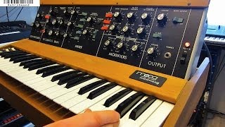 Moog Minimoog Model D Vintage Synthesizer 1978 quotVoltage Controlledquot no reissue [upl. by Imotas989]