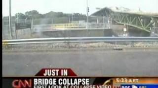 35W Bridge Collapse LIVE VIDEO ACTUAL Minneapolis Minnesota [upl. by Stetson25]