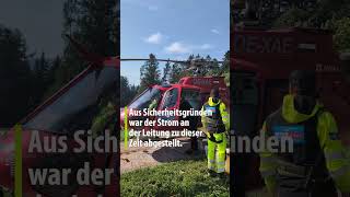 Spezialhubschrauber bei Arbeiten an Hochspannungsleitung im Einsatz [upl. by Scheider]