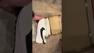 Nike Waffle Debut  Unboxing [upl. by Laenej722]