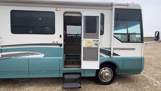 8668  1998 Winnebago Vectra Grand Tour Class A 35ft Diesel Motorhome Interior [upl. by Jacinta857]