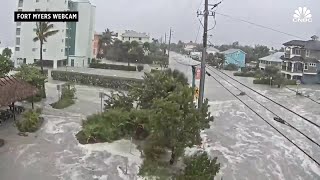 Timelapse shows devastating storm surge from Hurricane Ian in Fort Myers Florida [upl. by Lertnom]