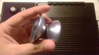 how to changeremove your yoyo bearing [upl. by Sellig703]