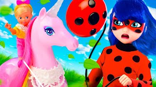 Bambola Ladybug sta salvando Evie Video per bambini piccoli e giochi con le bambole Barbie [upl. by Ketchan]