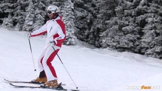 Skifahren lernen  Schneepflug zum Bremsen  Pflugbogen um mit den Skieren erste Kurven zu fahren [upl. by Etiragram]