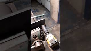 Dewalt DCF850 anvil 38 vs 350Nm [upl. by Enoitna]